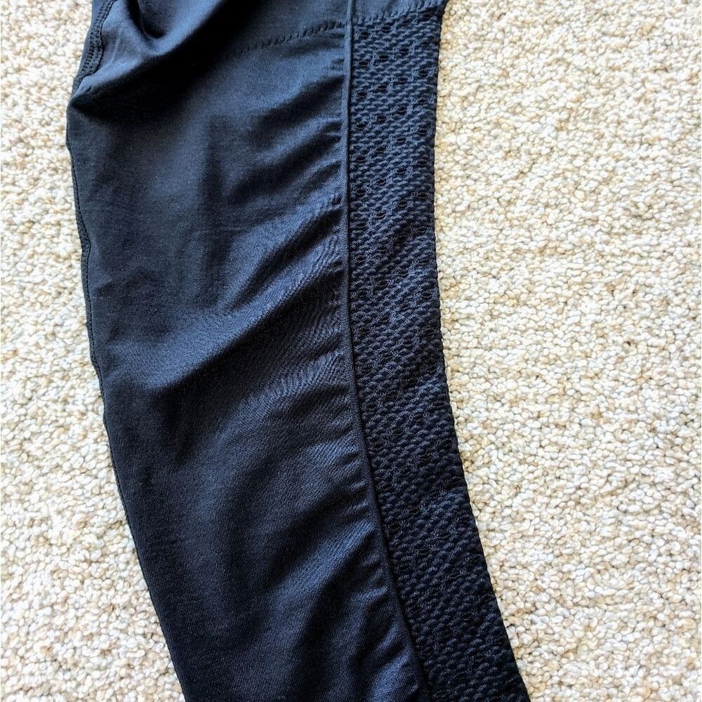 Black NWT Fabletics High Waist Leggings Mesh Side Panel Workout Yoga Activewear - Picture 3 of 9
